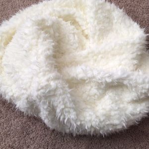 NWOT sole society fuzzy infinity scarf